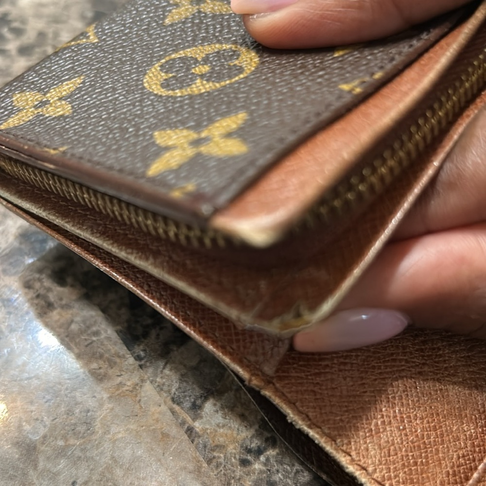 LV Mono Snap Wallet - Picture 15 of 15